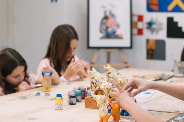 En el taller de artesanía cusqueña