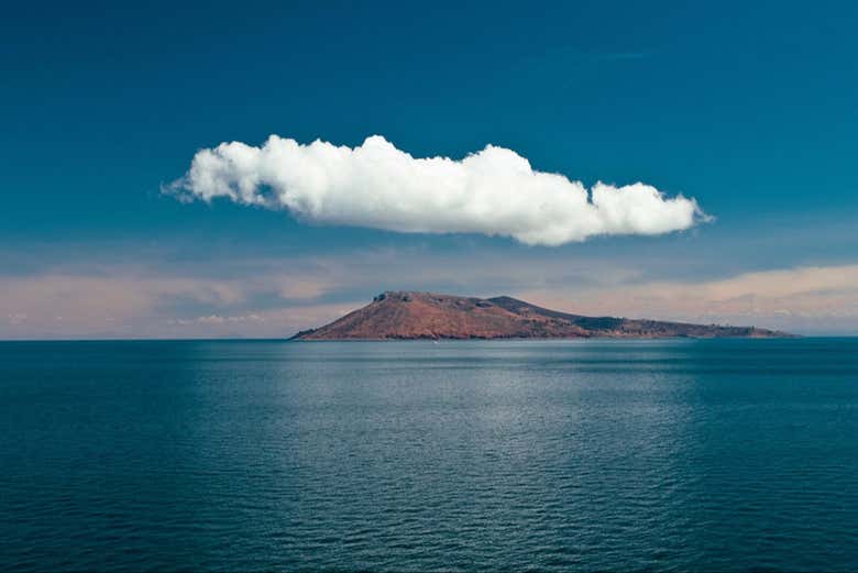Discover the beauty of Lake Titicaca 