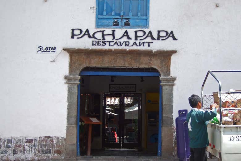 Entrada do restaurante Pachapapa