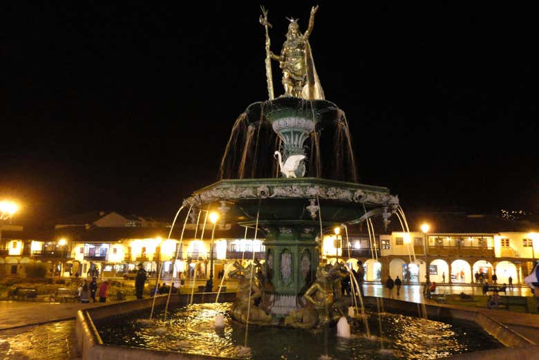 Fuente del Inca iluminada