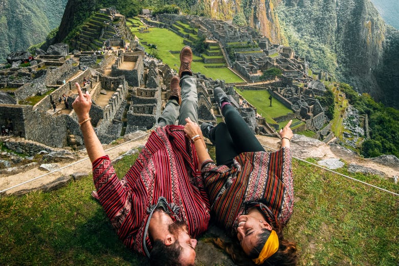 Una foto de lo más romántica en Machu Picchu