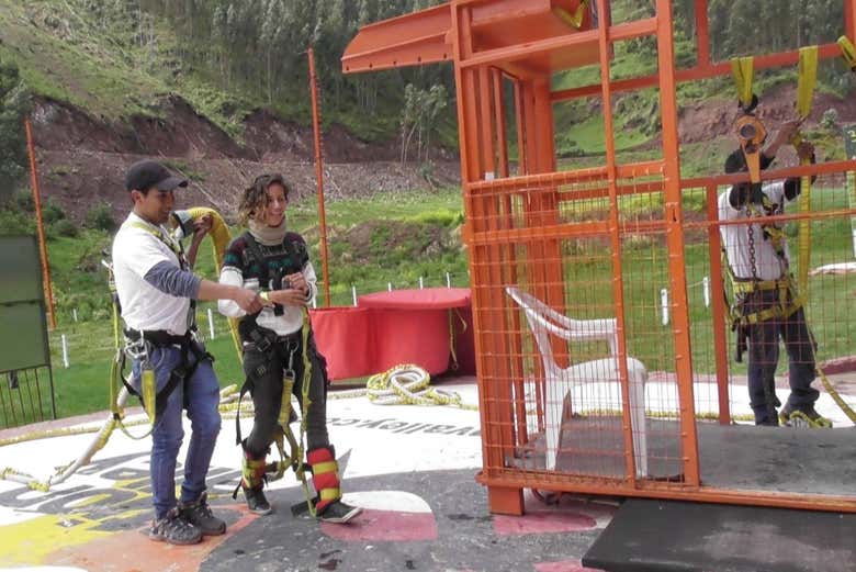 Let's go bungee jumping!