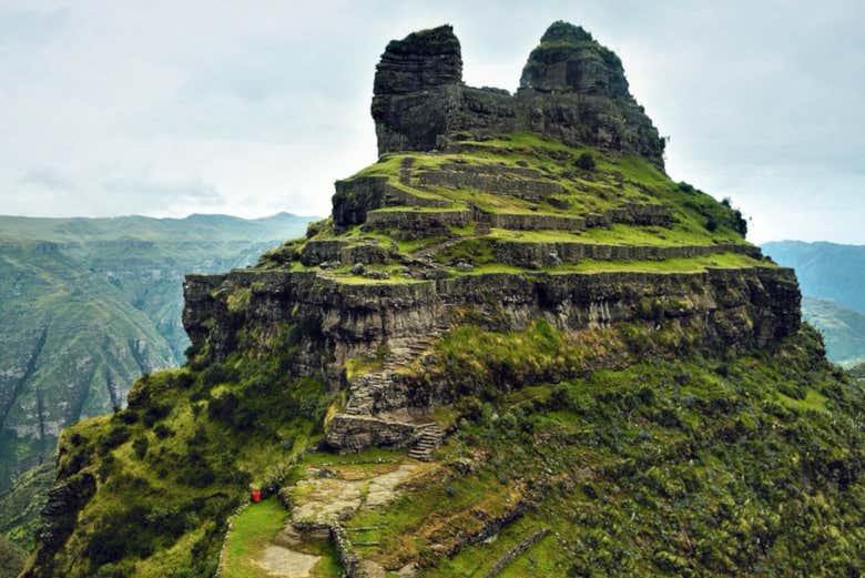 Las ruinas de Waqrapukara albergan un asentamiento quincha