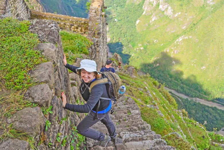 Disfrutando de la ruta de senderismo por Huayna Picchu