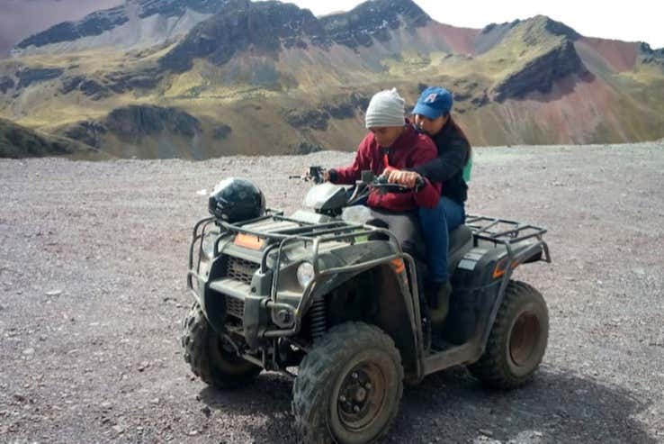 Tour quad por la Montaña Arcoíris