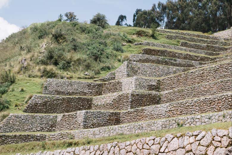 Andenes del Q’apaq Ñan