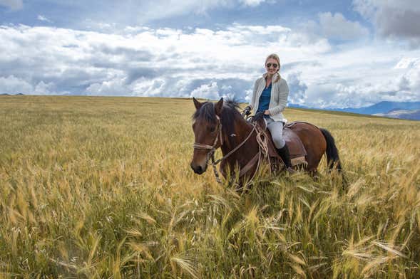 Paseo a caballo por el Templo de la Luna y Montaña de Chacan
