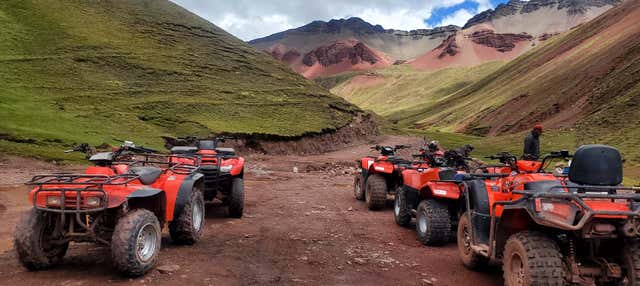 Tour de quadriciclo pelo Vale Vermelho + Montanha Arco-Íris