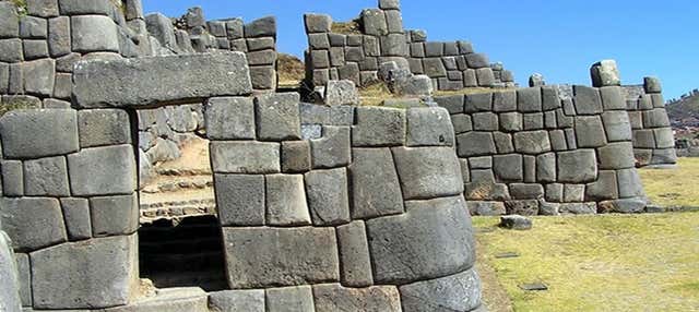 Tour por Písac, Sacsayhuaman, Q'enqo y Tambomachay