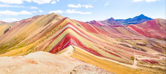 Trekking por la Montaña Arcoíris y el Valle Rojo