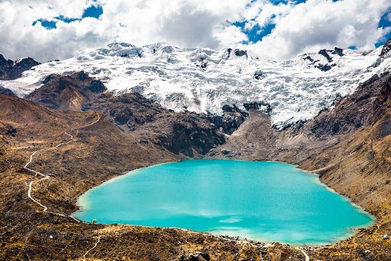 Marvel at the glacial lakes of Huaytapallana