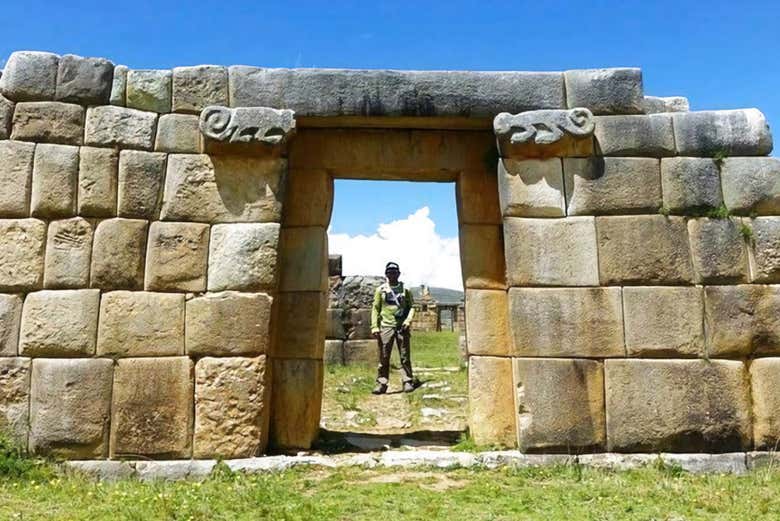 Visitando el yacimiento de Huánuco Pampa