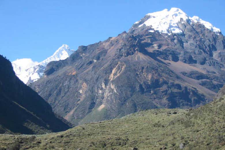 Camino de trekking a la laguna