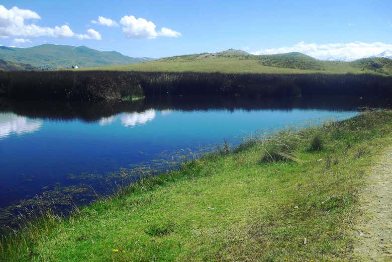 Laguna Wilcacocha en la Cordillera Nera de Perú