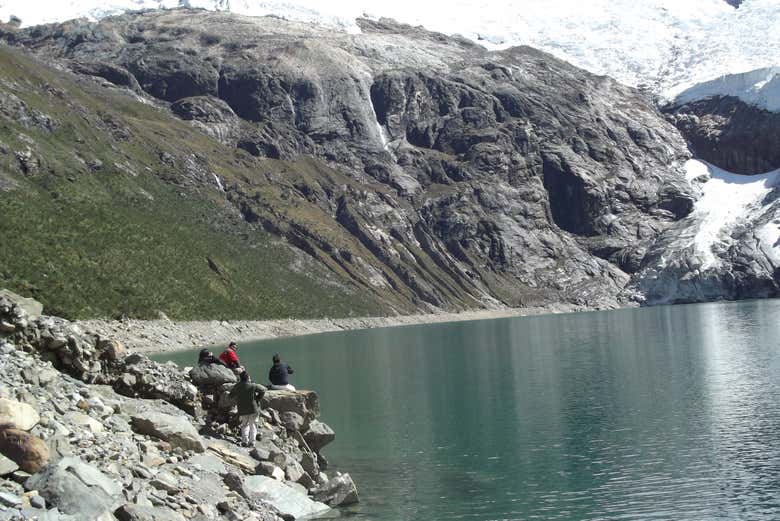 Disfrutando de la laguna Rajucolta
