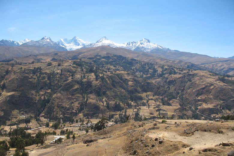 Senderos de la Cordillera Negra