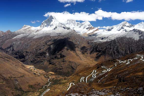 Private Trekking Tour to Portachuelo Viewpoint