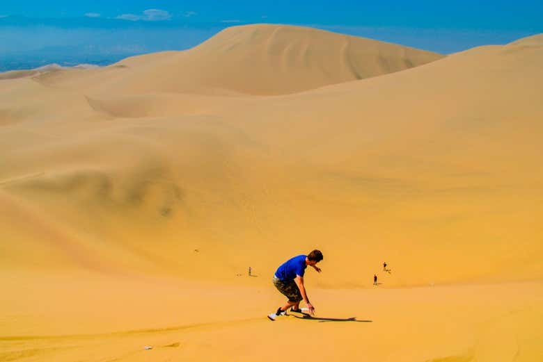 Sandboarding nel deserto di Huacachina