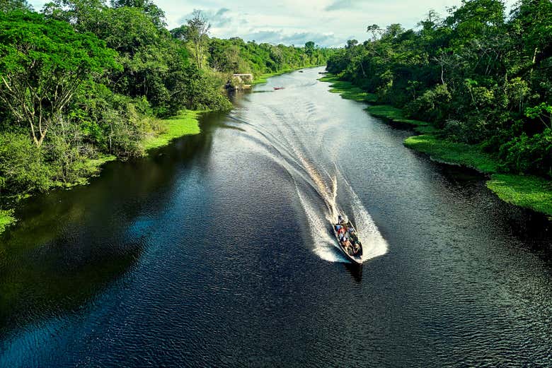 Vue aérienne de la rivière Yanayacu