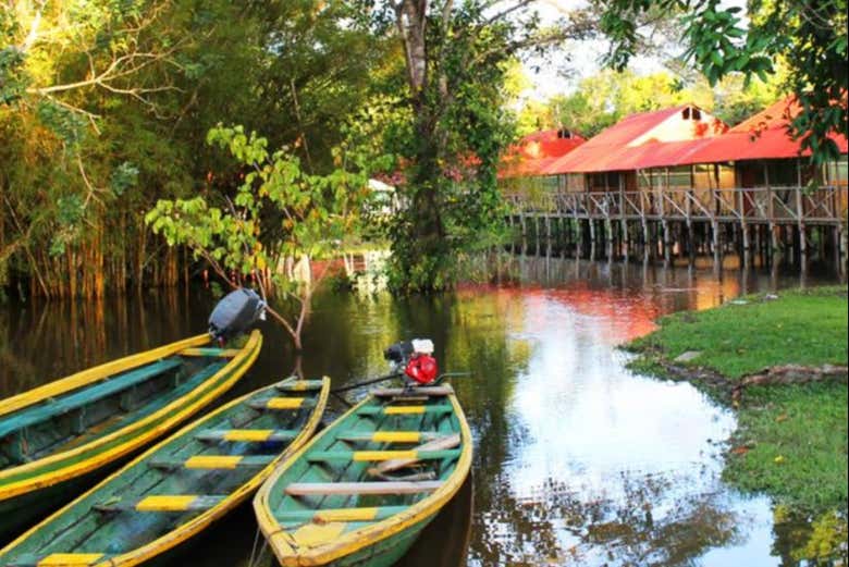Nos hospedaremos em um acampamento às margens do rio Momón