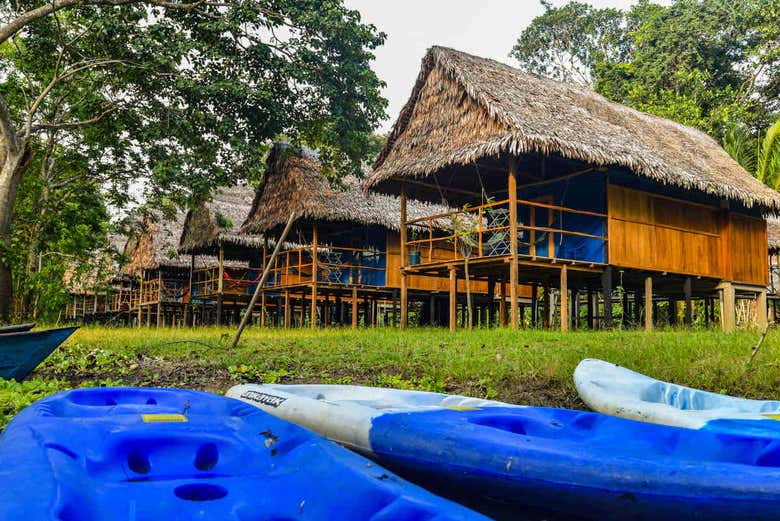 Kayaks y cabañas