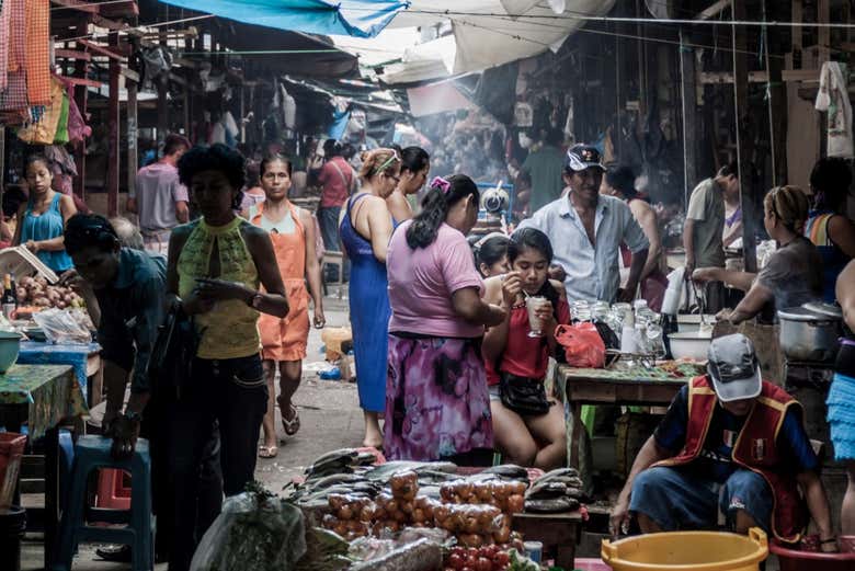 Recorriendo el mercado de Belén