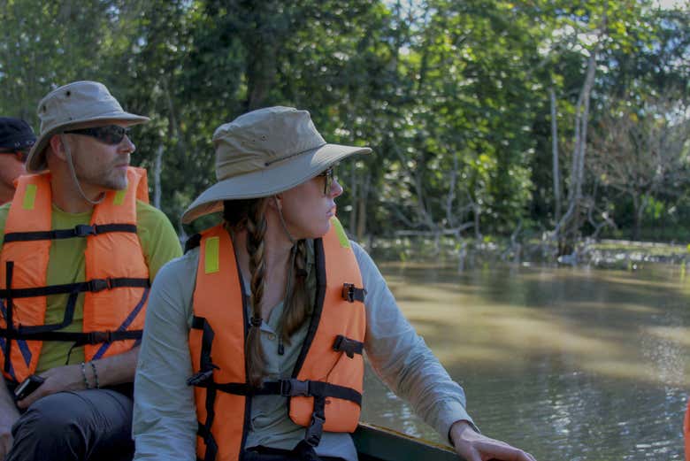 Explorando el río Amazonas