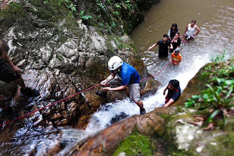Rappel na cascata