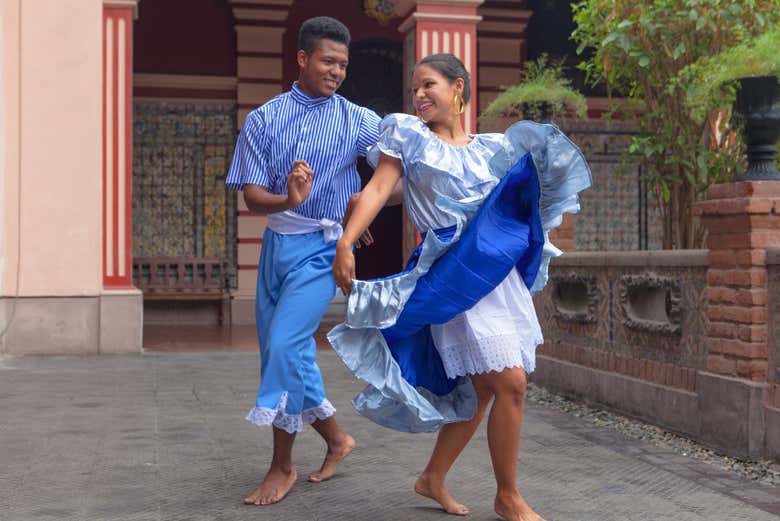 Bailarines de salsa