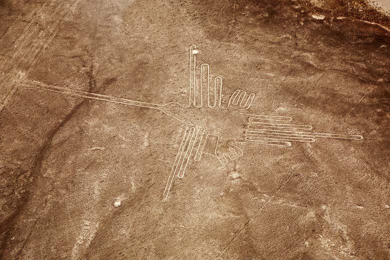 El famoso geoglifo del colibrí visto desde el aire