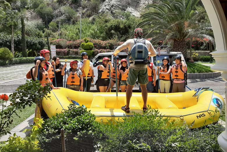 Learning how to use the rafting equipment