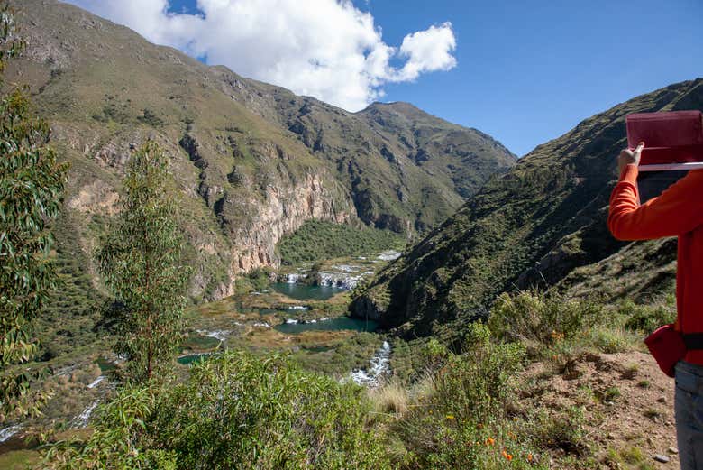 Admirando el paisaje en Huancaya