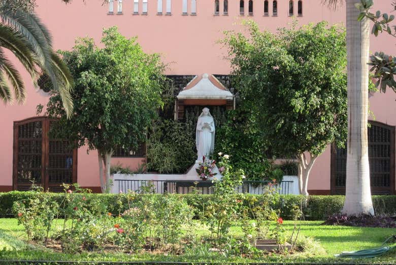 Courtyard in the Santa Rosa convent