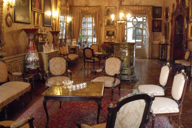 Uno dei lussuosi saloni della Casa de Aliaga