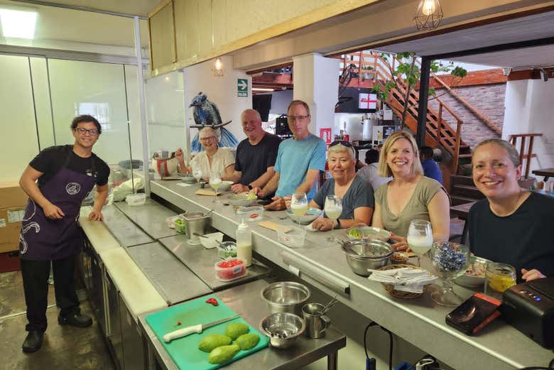 Disfrutando del taller de cocina peruana