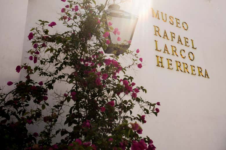 Exterior del Museo Larco