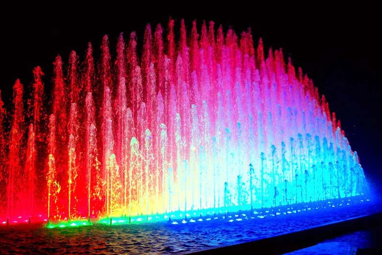 Luzes, música e fontes dançam em perfeita harmonia