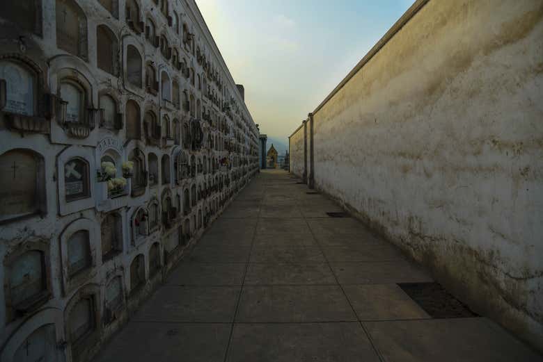 ¿Os atrevéis a pasar una noche rodeados de tumbas?