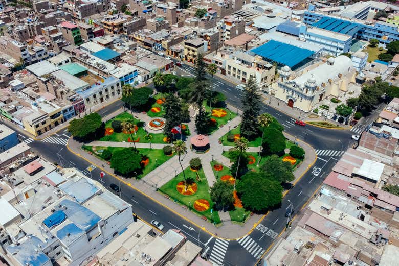 Vista aérea de la Plaza Mayor de Surco