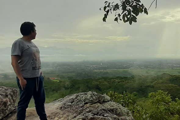 Admire the landscapes of Morro de Calzada