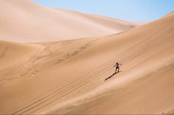 Sandboarding in Cerro Blanco