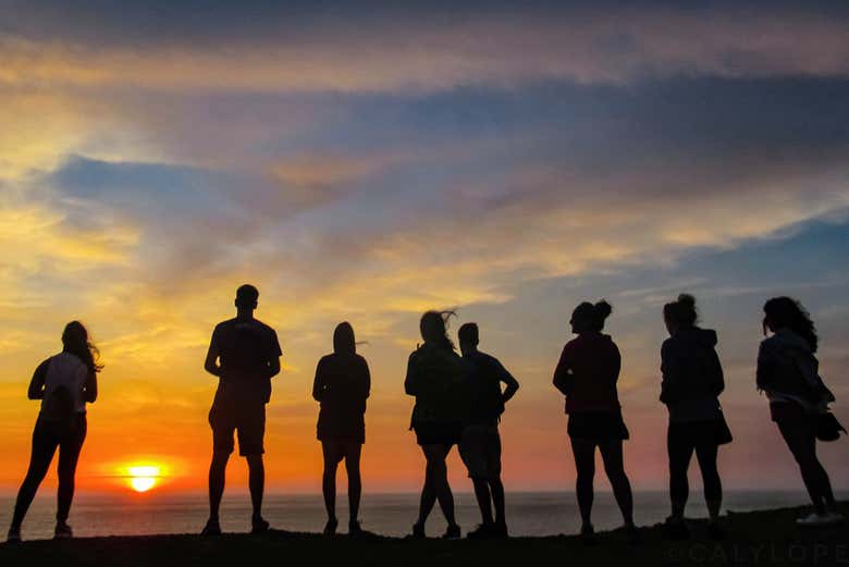 Senderismo al atardecer en Paracas