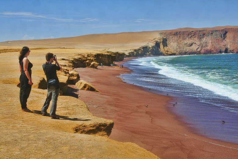 Playa Roja de Paracas