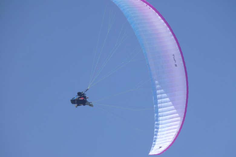 Voando de parapente