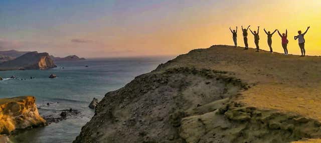 Senderismo al atardecer por la Reserva Nacional de Paracas