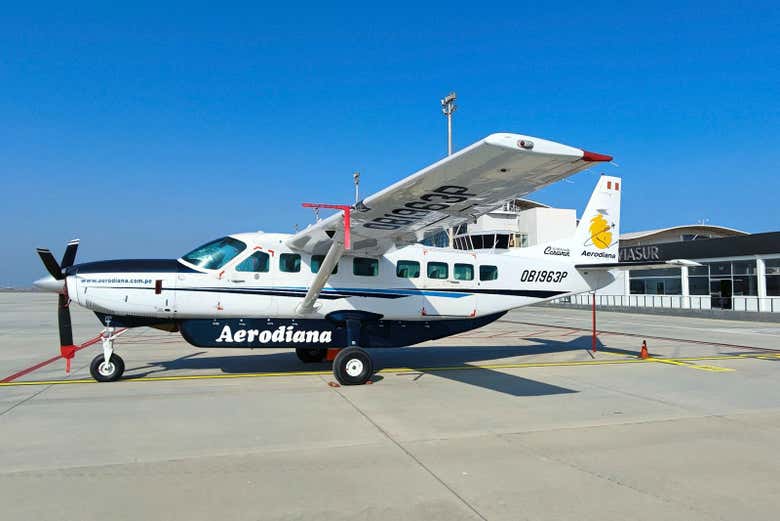 Avioneta a punto de despegar