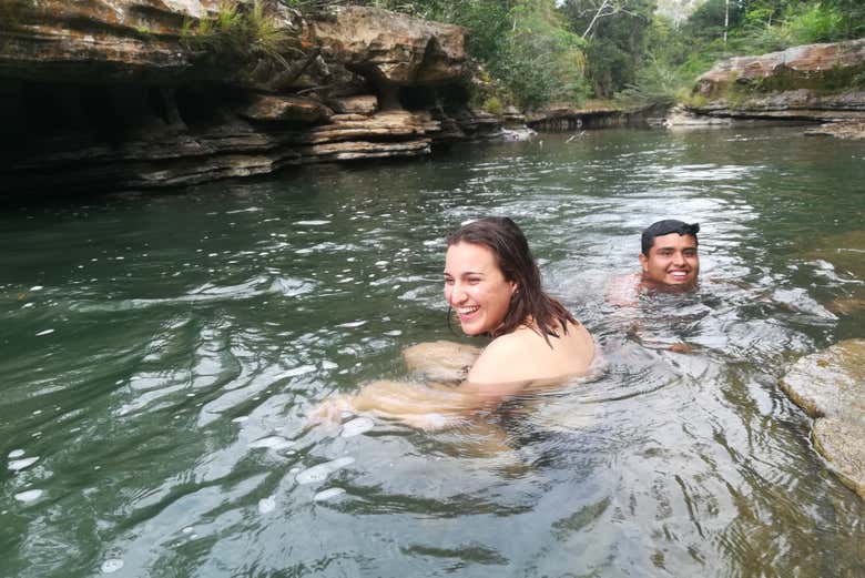 Nadando en la quebrada