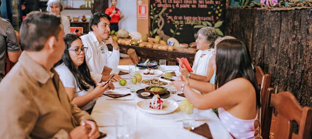 Tour serale di Pucallpa con cena