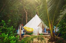 Senderismo y noche en la selva amazónica