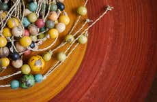 Atelier artisanal dans la jungle amazonienne